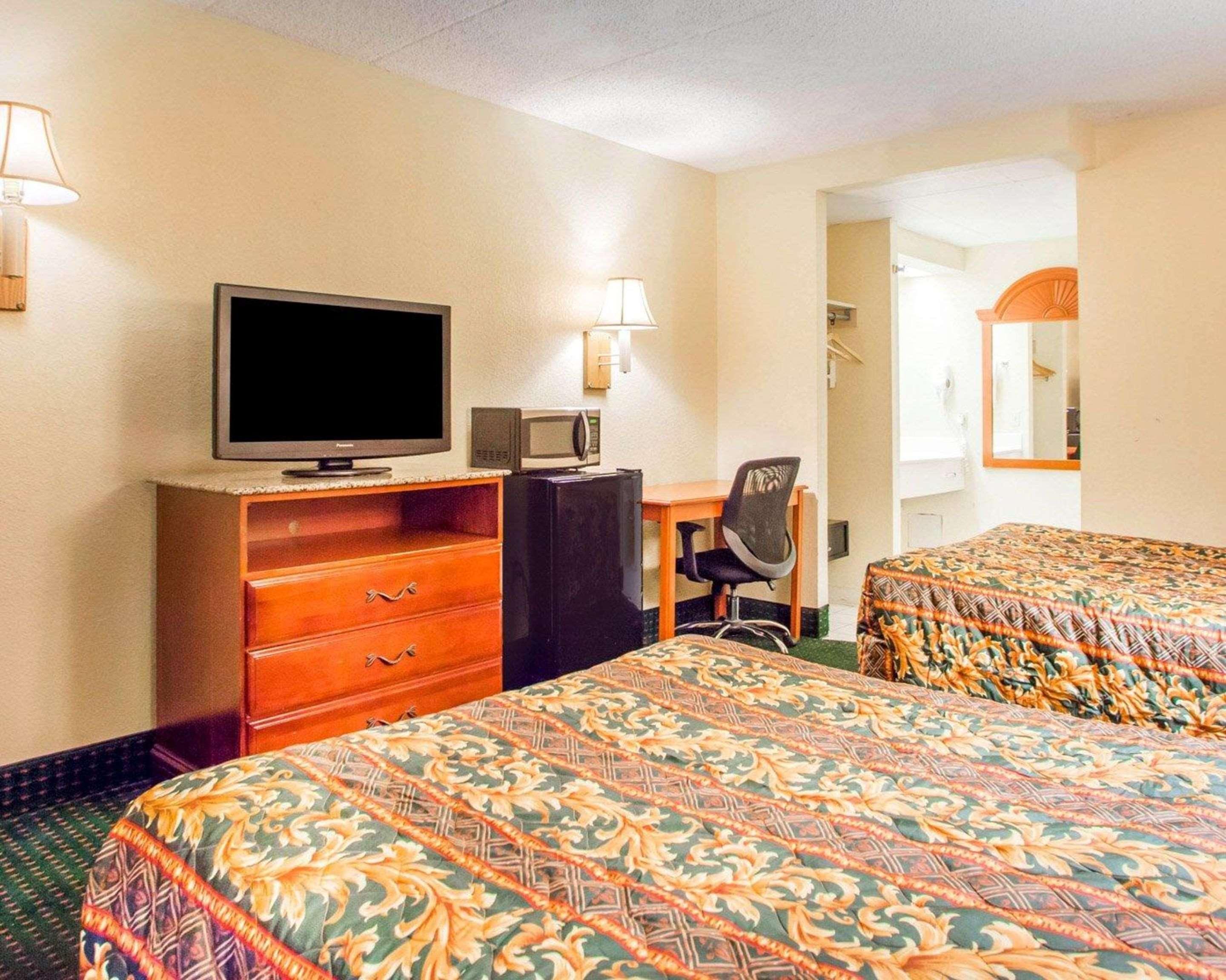 Rodeway Inn Mount Laurel Hwy 73 Exterior foto