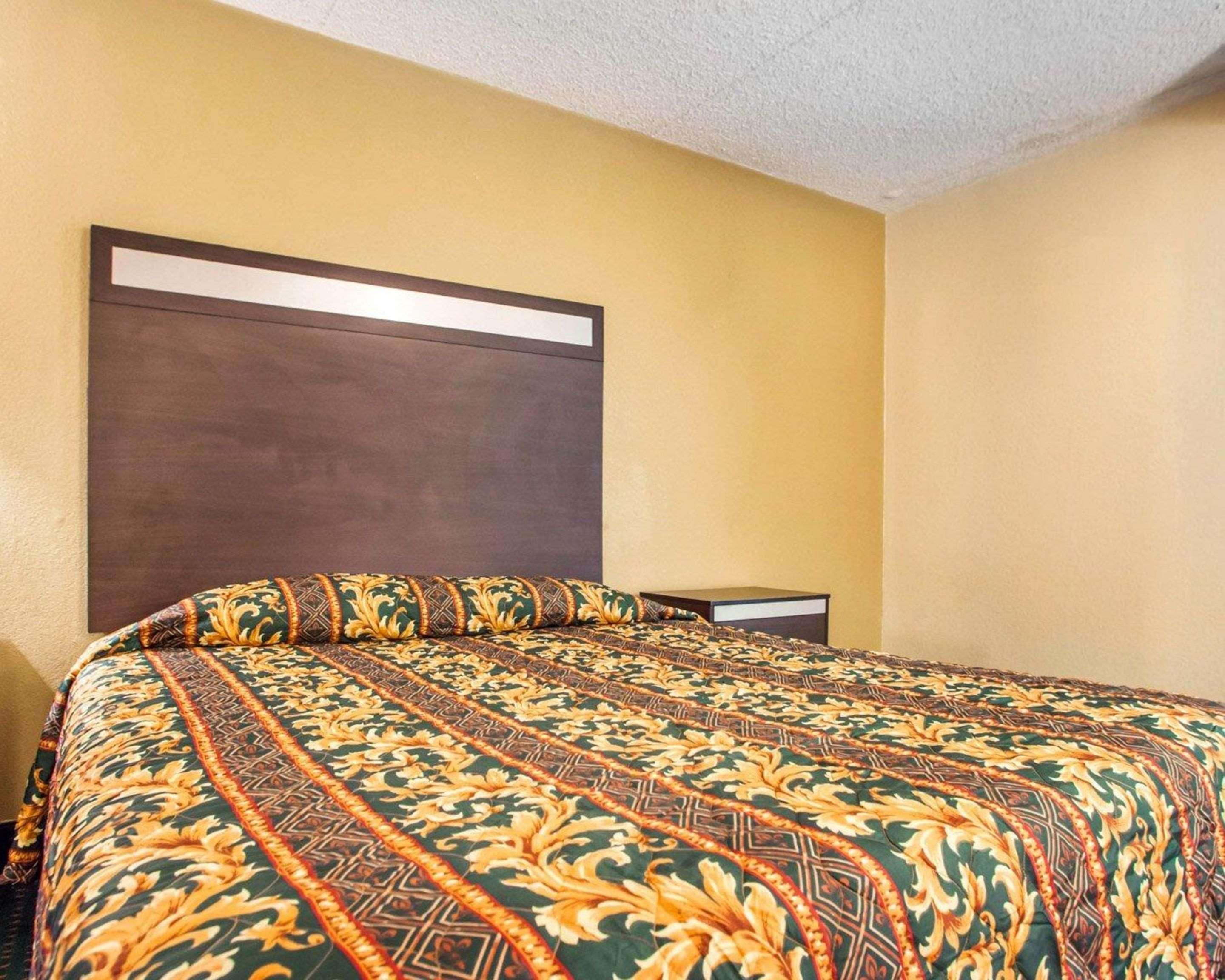 Rodeway Inn Mount Laurel Hwy 73 Exterior foto