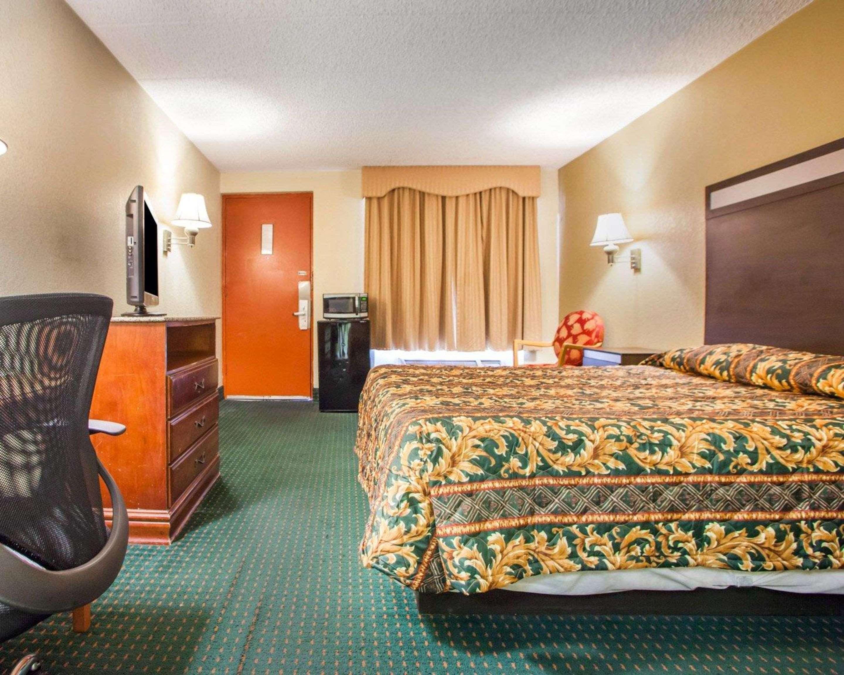 Rodeway Inn Mount Laurel Hwy 73 Exterior foto